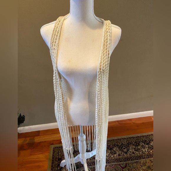 BCBGeneration Sweaters - BCBGeneration Fringe Knit Sleeveless Cardigan